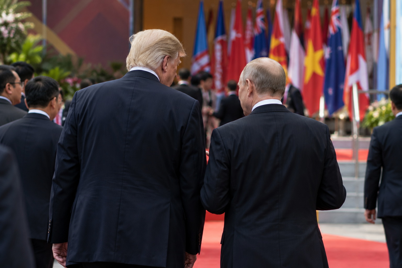 Trump Again Questions U.S. Intelligence While Discussing Putin's Russia Denials — article image
