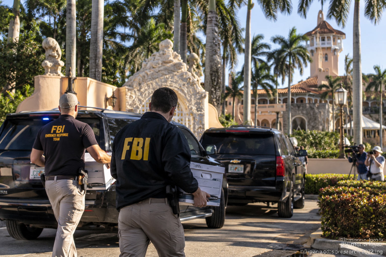 Trump Asks Supreme Court to Intervene in Mar-a-Lago Documents Case — article image