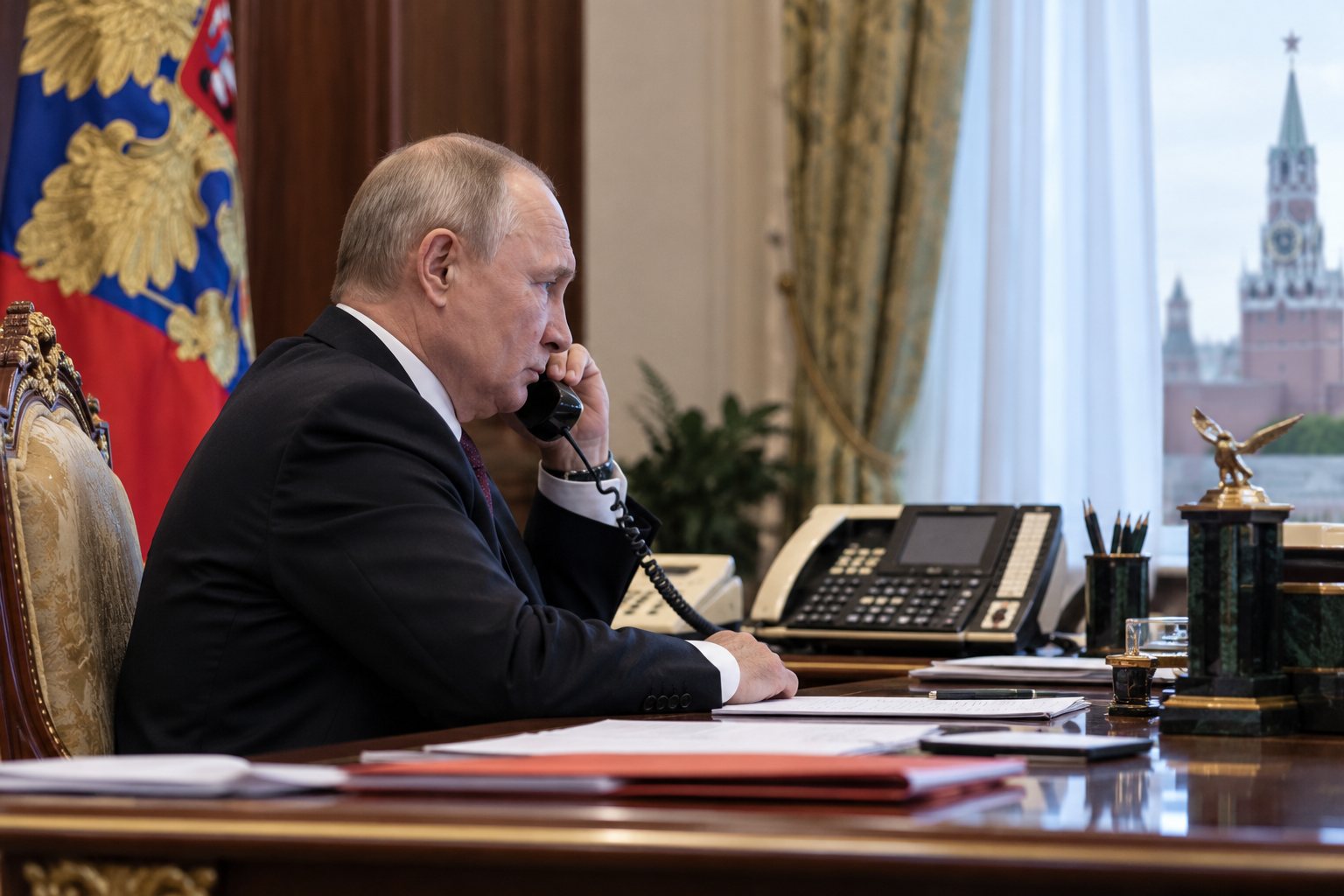 Woodward Reports Trump and Putin Continued Speaking After Trump Left Office — article image