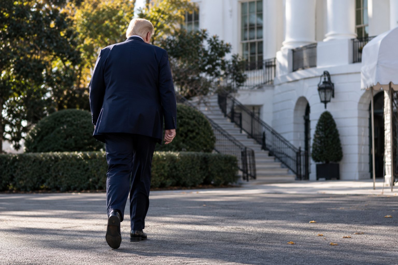 Trump Administration Faces Growing Controversies Over Execution Plans, Ukraine and Iran War — article image