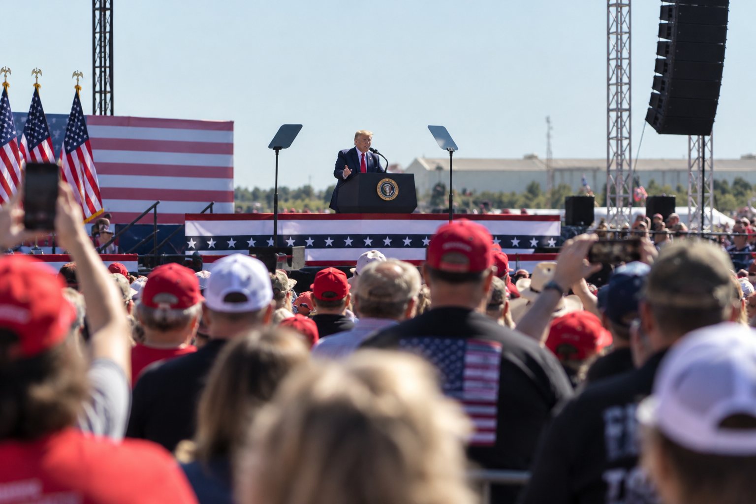 Trump's Legal Defense Fund Is Nearly Broke — and $1.9 Million in Debt — article image